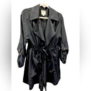 L/XL LIGHT WEIGHT black jacket, soft canvas w/ drawstring waist.TGLA Francesca’s